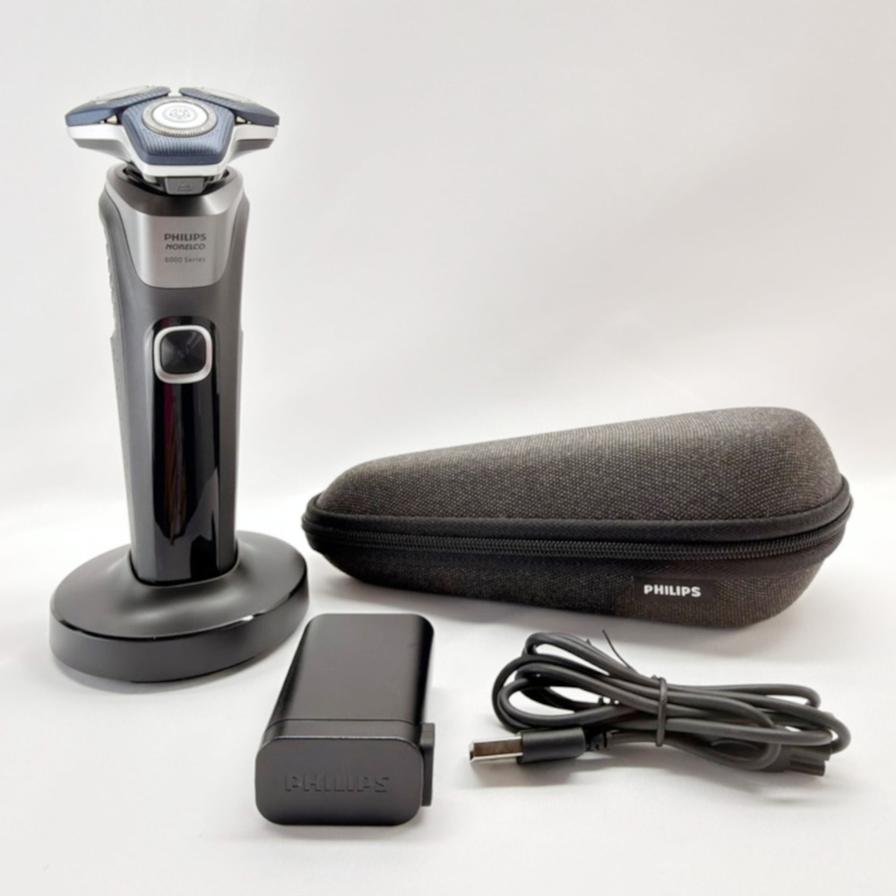 Philips Norelco Shaver 6000 Rechargeable Wet & Dry Charger Stand Travel Case